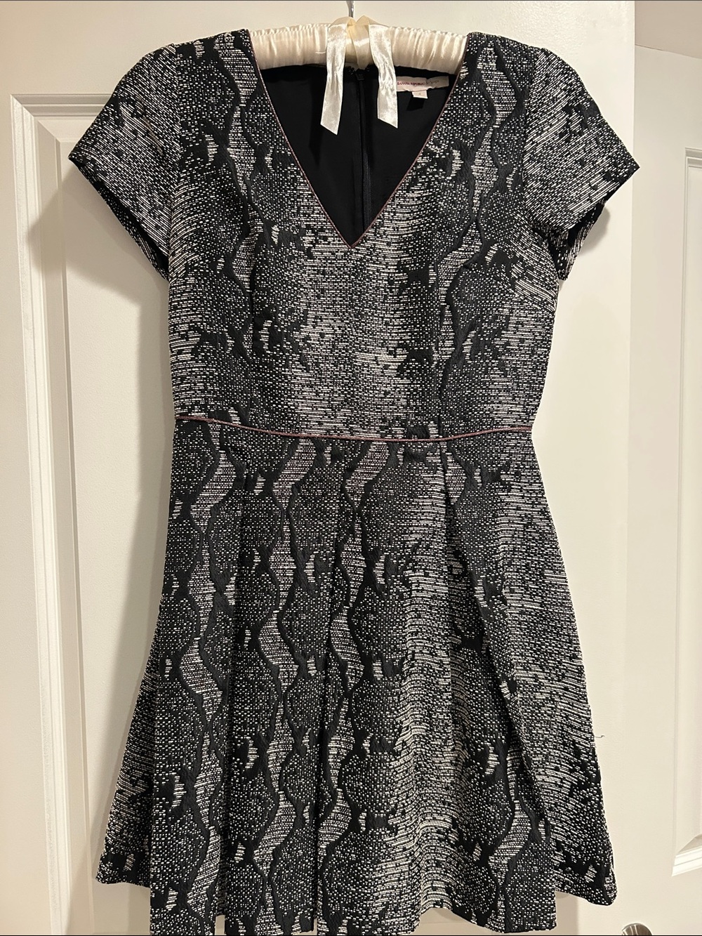 Banana Republic Heritage Party Dress, Black, Ivory, and Gold
Size 2